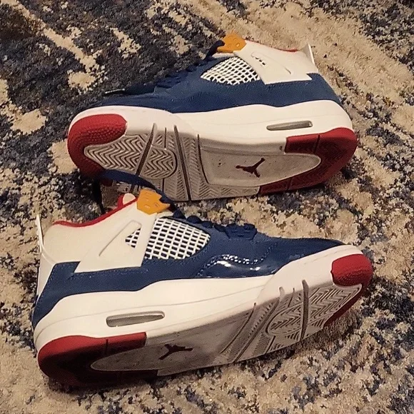 Jordan 4.5 y sneakers retro messy room